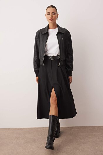 Trendyol Collection Czarna spódnica midi z rozcięciem z przodu, tkana, spadochronowa TWOAW26ET00042