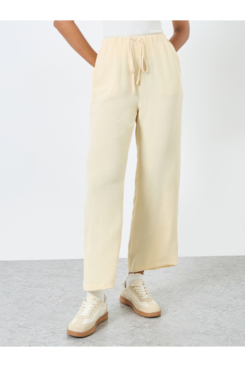 Styli Women Solid Drawstring Waist Wide Leg Pants