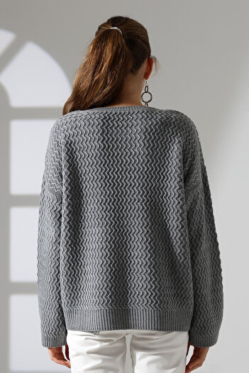 ALCHON Round Neck Long Sleeve Zigzag Walking Pattern Loose Relaxed Fit Winter Knitwear Sweater