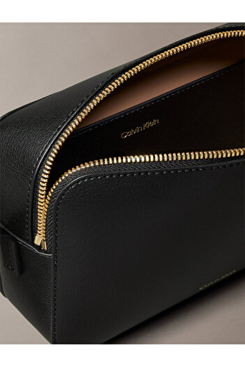 Calvin Klein Calvin Klein Women Black/Toasted Coconut Foil Logo Elongated Camera Bag
