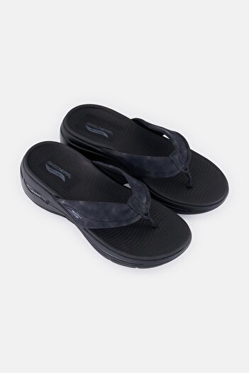 SKECHERS Women Go Walk Arch Fit-Astound Slip On Sandals, Black