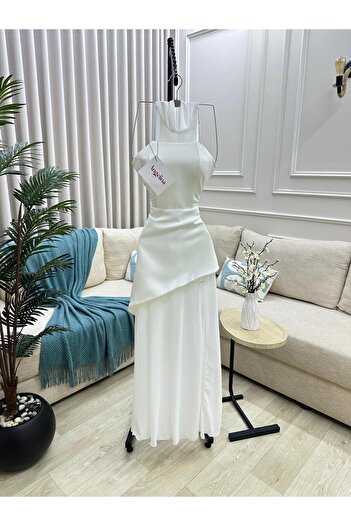 Angelinaa dress in vain