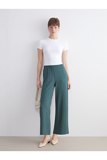 LC Waikiki Sparkling Selections from Shining Store |   Textured Wide Leg Women's Trousers with Elastic Waistband