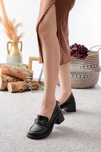 Preshley Women's Tilda Black Skin Thin Buckle Detailed 6 cm Heeled Lofer Shoes