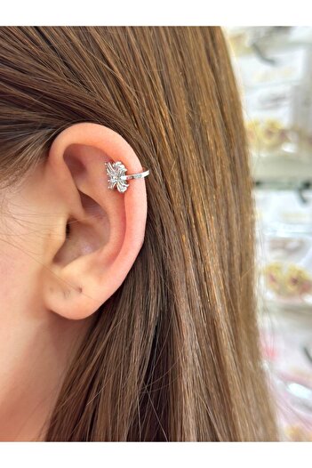 BY YASİN TOPÇU Steel Baguette Flower Ear Cuff Cartilage Earring – Silver