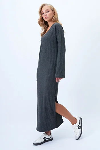 Trend Alaçatı Stili Women's Anthracite Self Textured V Neck Double Slit Maxi Size Dress Alc-X14401
