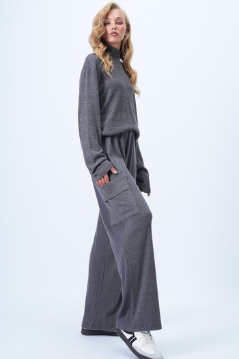 Trend Alaçatı Stili Women's Anthracite Turtleneck Soft Textured Oversize Blouse and Cargo Pocket Trousers Set Alc-X14381