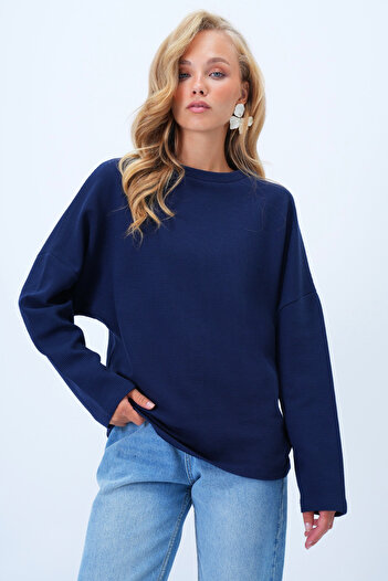 Trend Alaçatı Stili Damen-Nachtbluse mit Rundhalsausschnitt und Fledermausärmeln, weiter Schnitt, Basic-Bluse Alc-X14391