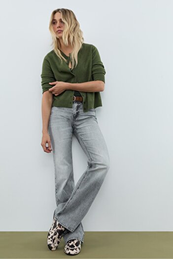 Stradivarius D68 Boot-cut fit jeans with belt