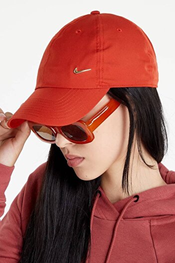 Nike Heritage86 Metal Swoosh Cap Unisex Hat Cream