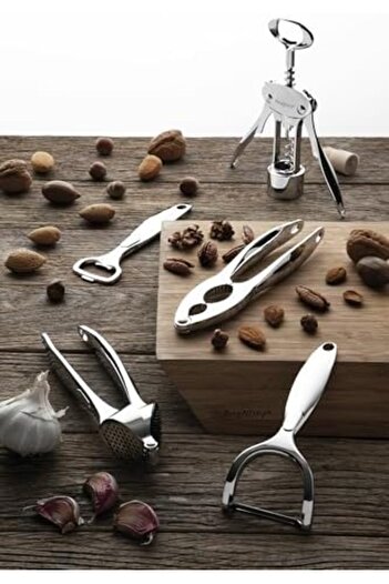 STOREMAX Sellbuyst Essentials Walnut & Hazelnut Crusher 19 cm Trendy 266450