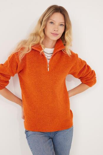 Tudors Women's Oversize Wide Cut Woven Zipper Collar Tile Sweater
