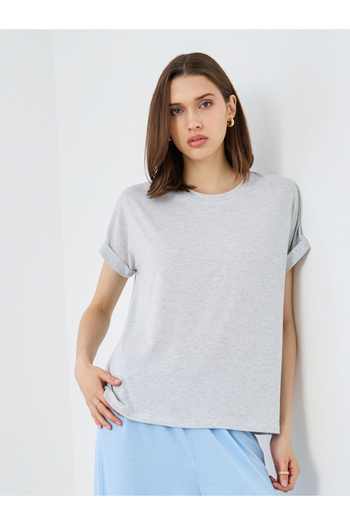 Styli Solid Round Neck Regular Fit T-Shirt