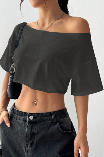Tarz Cool Women's Anthracite Boat Neck Oversize Crop T-Shirt