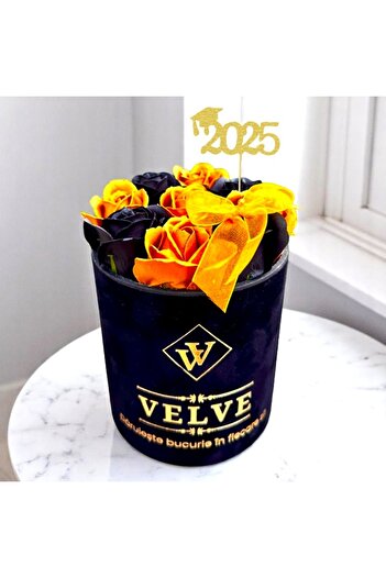 velve Aranjament floral VLV, cu 9 trandafiri de sapun, in cutie neagra si catifea, Gold-Negru