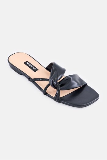 Nine West Women Metallic Twisted Slip On Sandal, Black