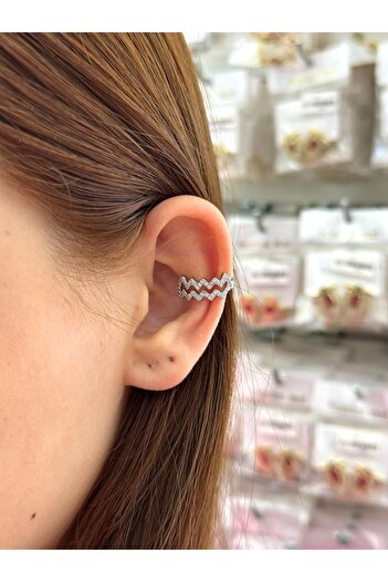 BY YASİN TOPÇU Steel Silver Color Zigzag Stone Cartilage Earrings