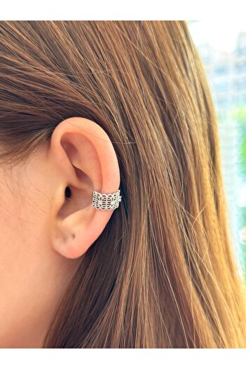 BY YASİN TOPÇU Steel Crown Patterned Cartilage Earrings