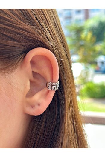 BY YASİN TOPÇU Steel Crown Patterned Cartilage Earrings