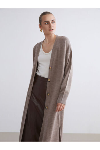 LC Waikiki Leave Your Style with Us |   V-Neck Women's Knitwear Cardigan