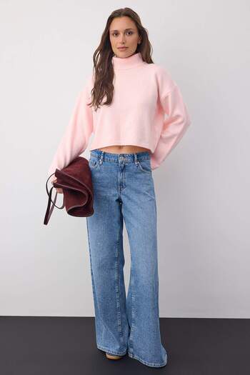 Trendyol Collection Wardrobe Essentials Pink Wide Fit Soft Texture Crop/Short Knitwear Sweater Twoaw26Kz00113