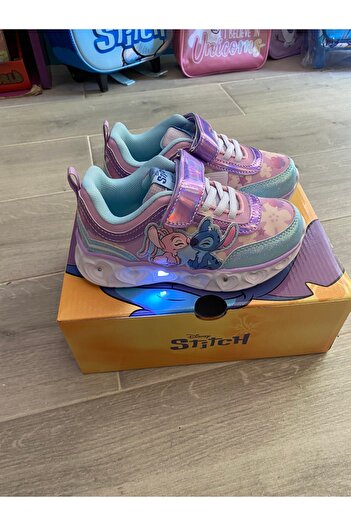 Cerda Tenisi cu lumini led Lilo&Stitch Kiss