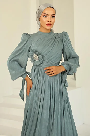 Olcay Pleated and Stoned Brooch Detailed Yoyo Silk Hijab Evening Dress Su Yeşi̇l 1244