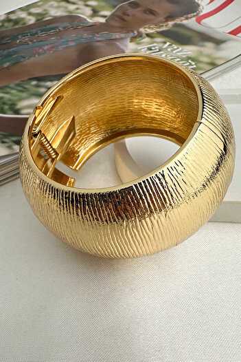 Modex Special Series Gold Color Textured Curved Handcuff Bracelet (Inner Diameter: 6cm)