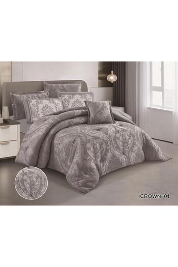 SNOOZYL A luxurious royal bridal bedspread with a luxurious embroidered design to add beauty and elegance to your room decor.
