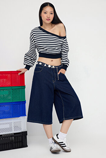 Trendyol Collection Teen Navy Blue ριγέ κανονική εφαρμογή με φλις εσωτερικά Crop ασύμμετρο γιακά πλεκτό φούτερ TWOAW25SW00143