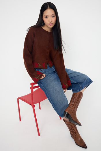 Trendyol Collection Teen Brown Soft Textured Wide Fit Flower Pattern Knitwear Cardigan Twoaw26Hi00152