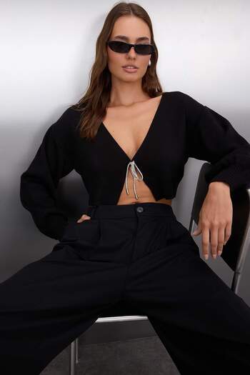 Trendyol Collection Černý pletený svetr Super Crop - Twoaw24Hi00315 s detailem mašle