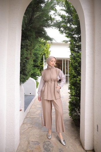 Ryzi Moda Γυναικείο σετ αθλητικών φόρμας Hijab, Σετ μπλουζάκι, Κομψά και μοντέρνα ρούχα Hijab Stone datay