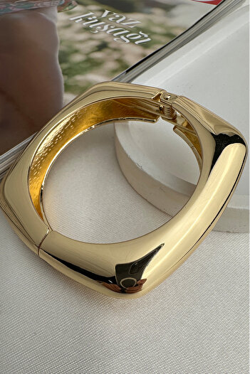Modex Special Series Gold Color Bright Plate Square Clamp Bracelet (Inner Diameter: 5.5 cm)