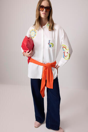 Touché Privé EMBROIDERY DETAILED SHIRT