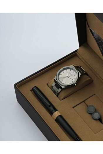 Arkaan Stylishly designed men's gifts