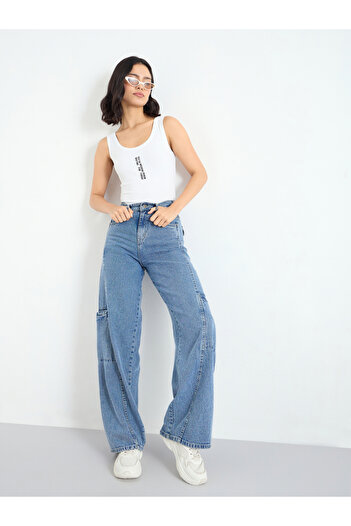 Styli White Fitted Embroidered Tank