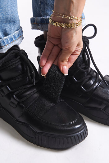 Riccon Pyriseth γυναικείες γούνινες μπότες sneaker 0012711 μαύρο ματ λουστρίνι