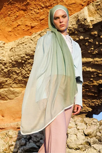Mooncorn Gradient Muslin Shawl Forest Green