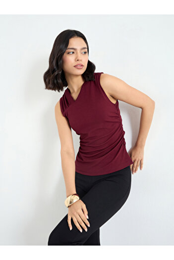 Styli Women Burgundy Sleeveless Textured Knit Top