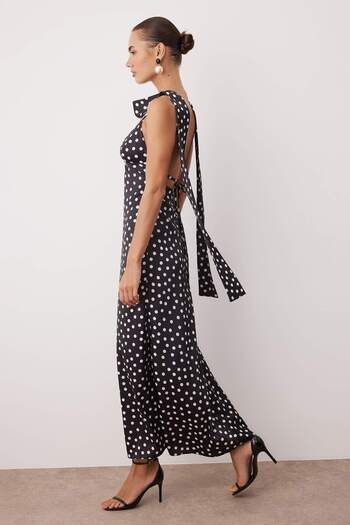 Trendyol Collection Black-And-White Shawl Detail Satin Woven Maxi Evening Dress Night Homecoming Dress Tprss25El00312
