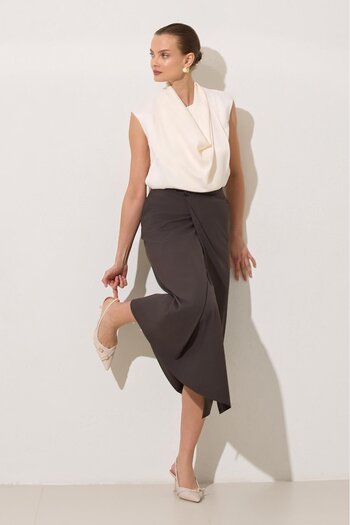 Setre Bitter-Brown Button Detailed Asymmetrical Midi Length Skirt