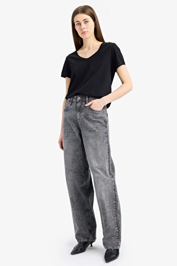 DeFacto Regular Fit Výstřih do V Basic Plain Krátký rukáv 100% bavlna Tričko K1507AZ23SM