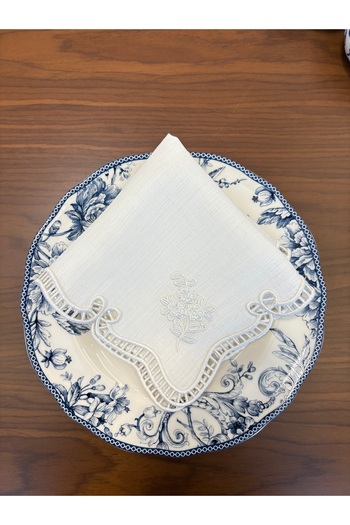 Denef Home Hole Work Classy Dinner Napkin, Presentation Napkin, Cream Color, 38X38 Cm, 1 Piece