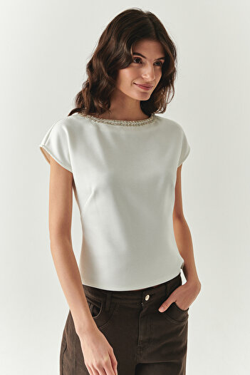 Exquise Stone Detailed Boat Neck Sleeveless Regular Knitted Blouse