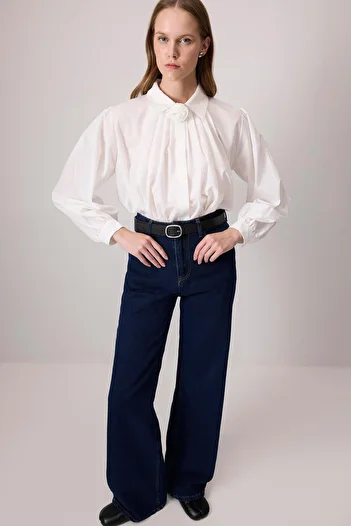 Touché Privé 100% Cotton Rose Detail Shirt