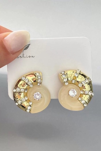CAŞ DEKORASYON Gold Color Seashell Figured Stone Earrings (Pair)