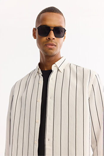 Avva Men's Comfort Fit White Bottomed Britli Collar Soft Touch Shirt A52Y2101