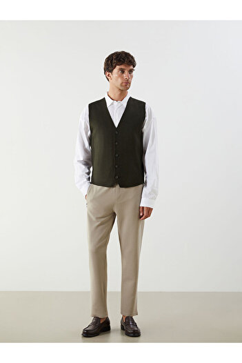 LC Waikiki Green Standard Fit V-Neck Men's Knitwear Vest