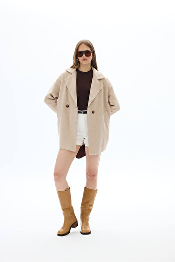SevdeUgur Women's Cream Fish Back Oversize Lined Short Cashew Coat